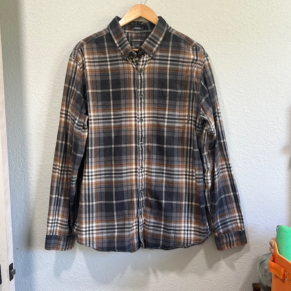 Men’s Eddie Bauer Button Down Size XL Tall classic Fit